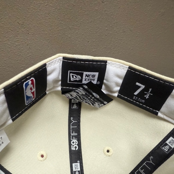 New Era 59Fifty NBA Los Angeles Lakers Two Tone Hat Size 7 1/4 BRAND NEW - Picture 6 of 6